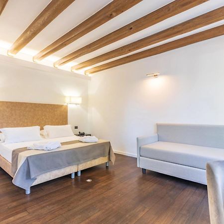 Raphael Hotel Àrbatax Zewnętrze zdjęcie