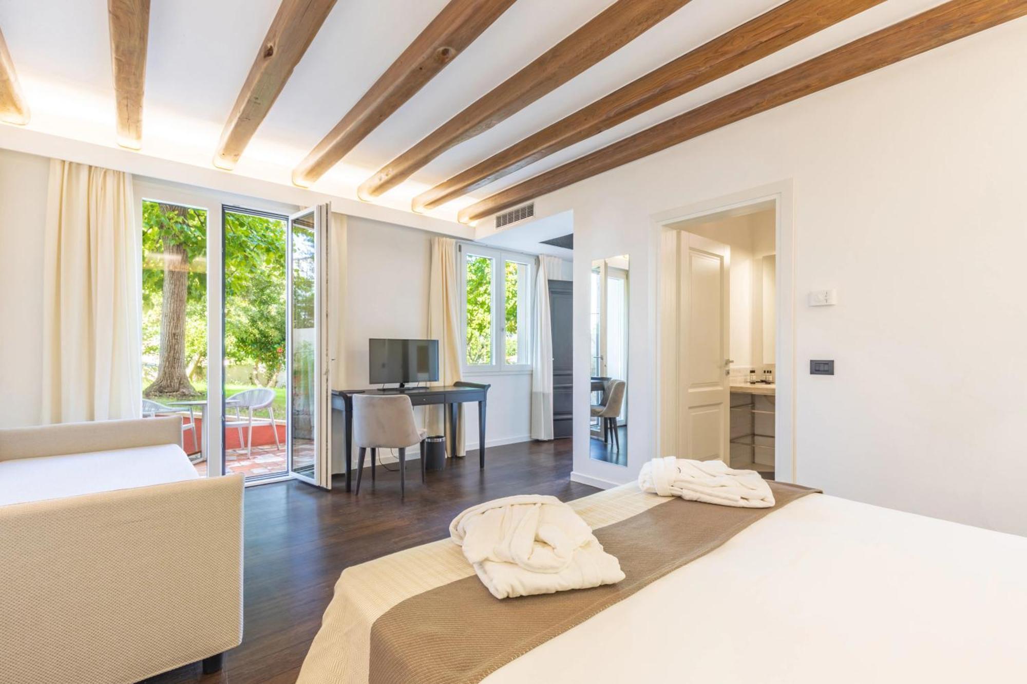 Raphael Hotel Àrbatax Zewnętrze zdjęcie